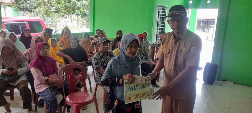 Penyaluaran Bantuan Langsung Tunai  Dana Desa Bulan  Oktober Tahun 2025 Deas Kayu Arang.
